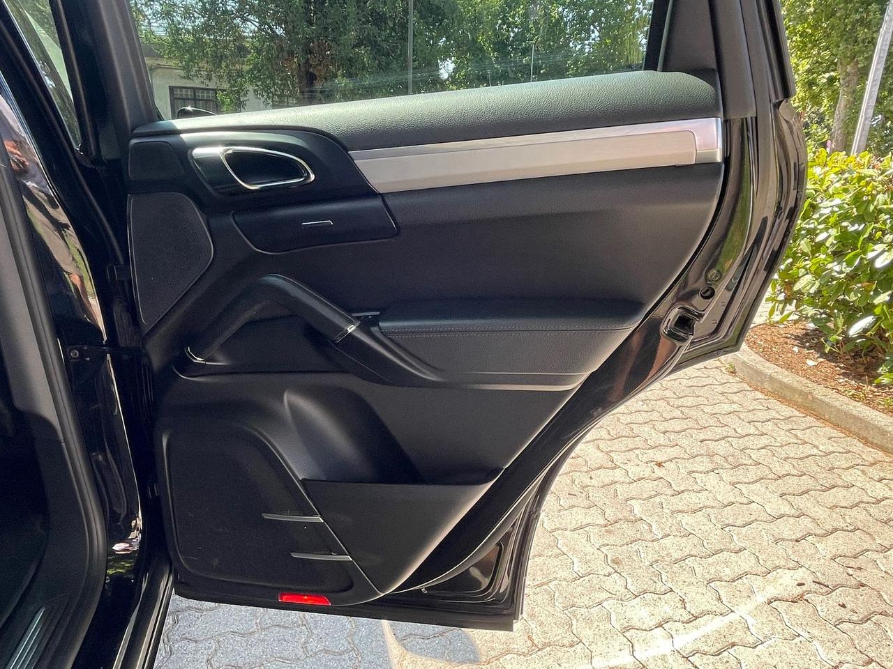 Porsche Cayenne Platinum Edition 3.0 #6240