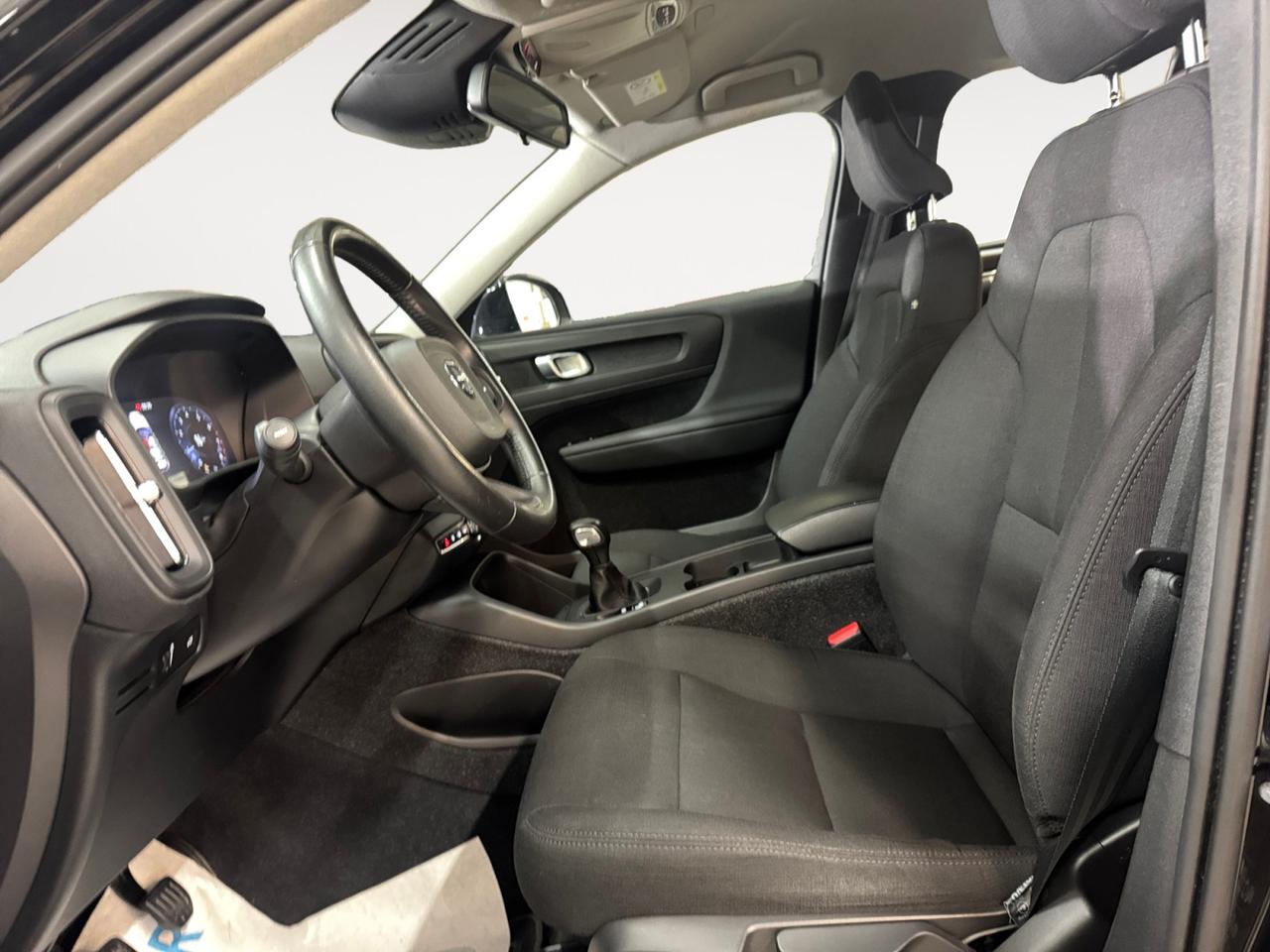 VOLVO XC40 1.5 t2 Momentum Core