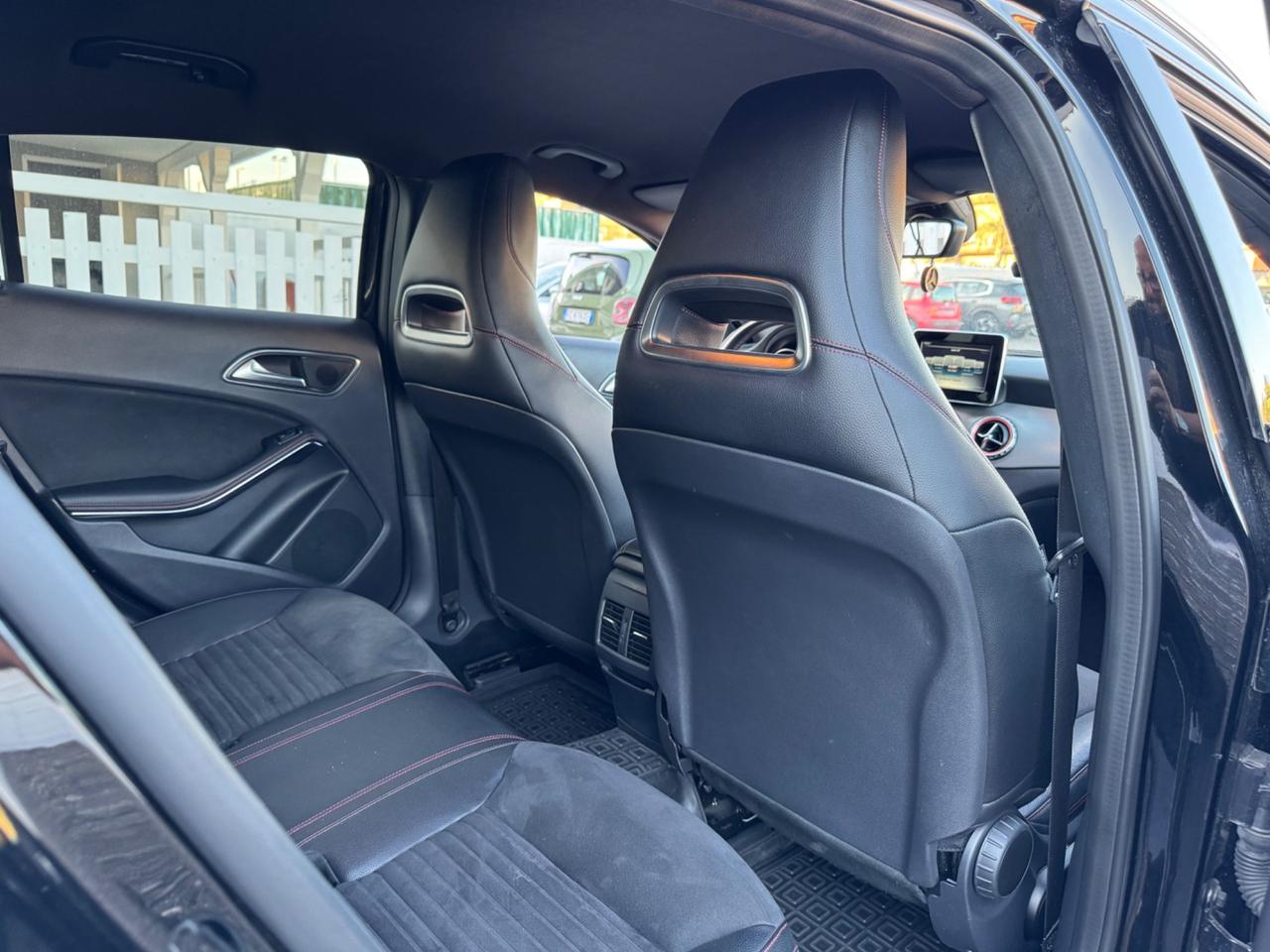 MERCEDES GLA 200 4MATIC