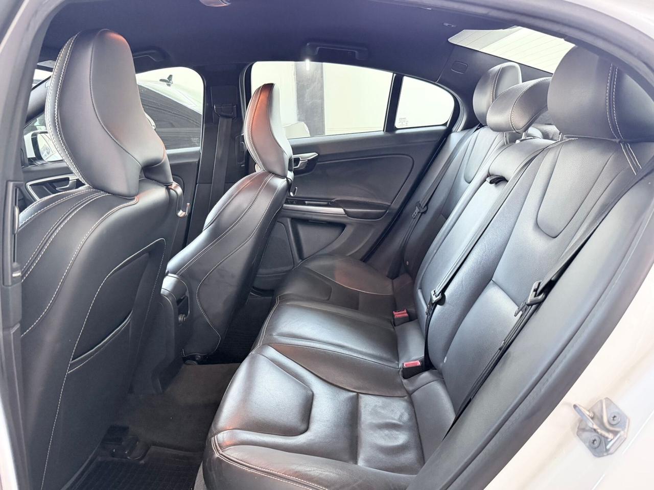 Volvo S60 D2 Geartronic Summum