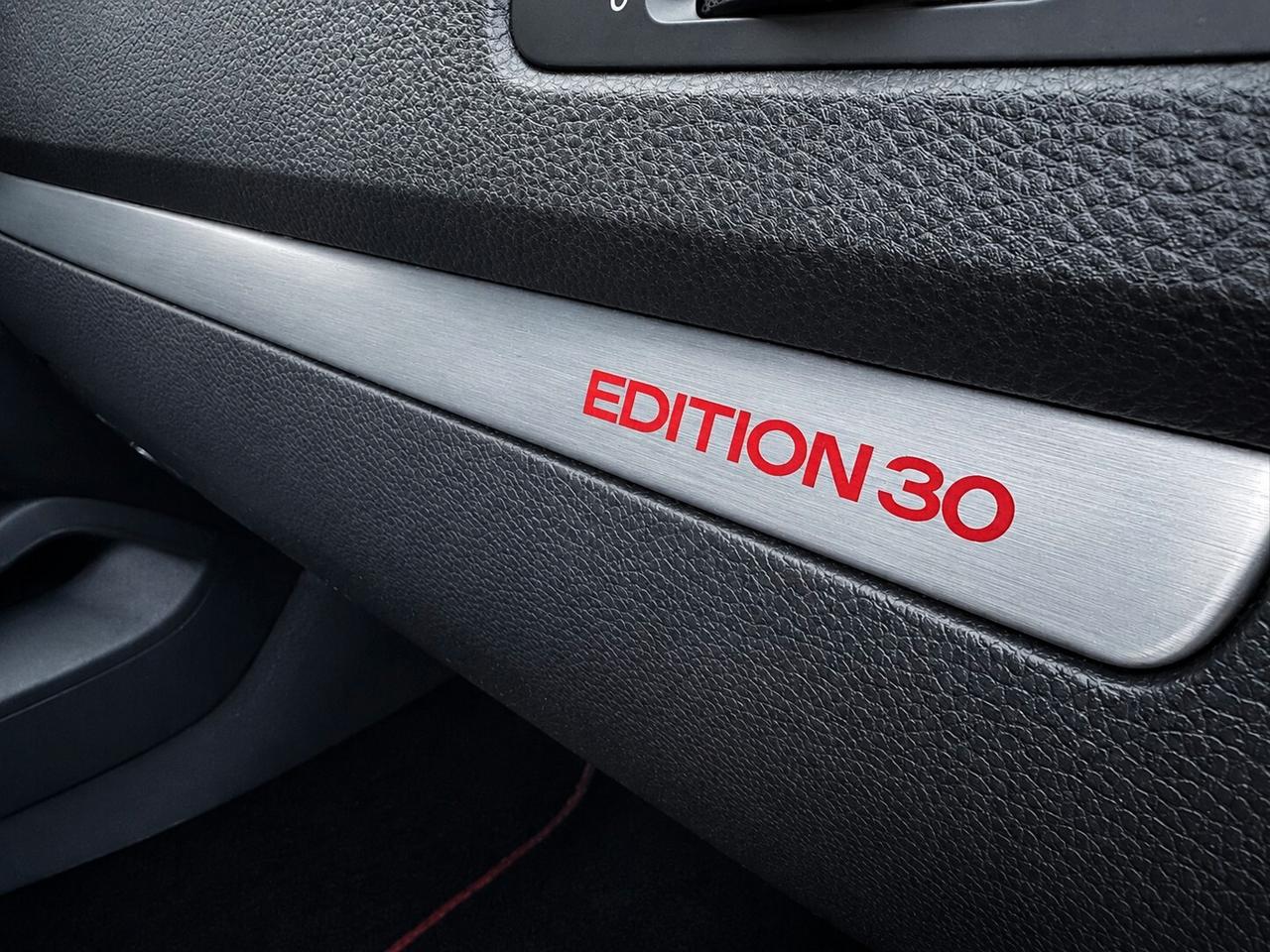 Volkswagen Golf GTI 2.0 16V TFSI 3p. Edition 30