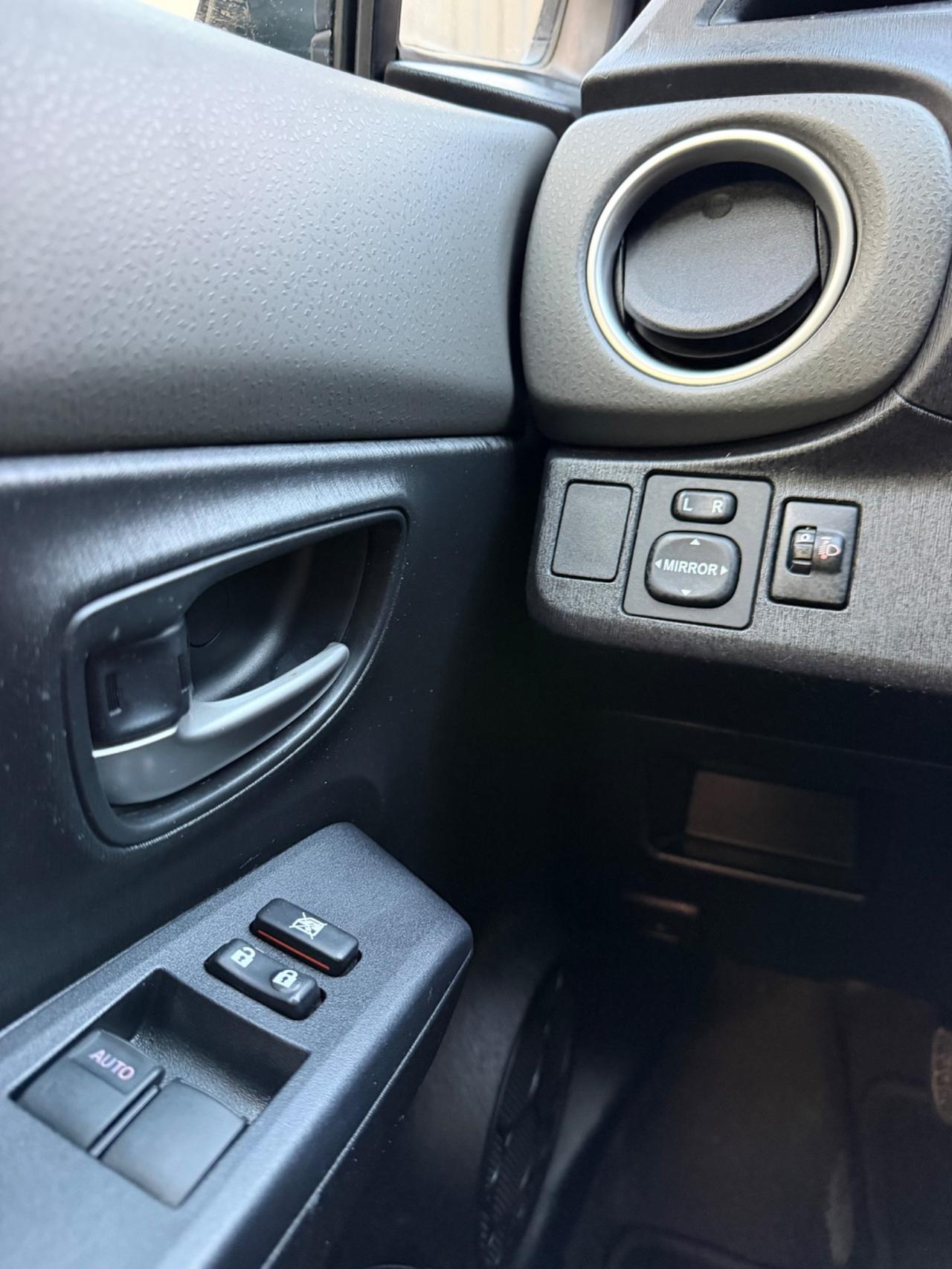 Toyota Yaris 1.0 Neopatentati Euro 5