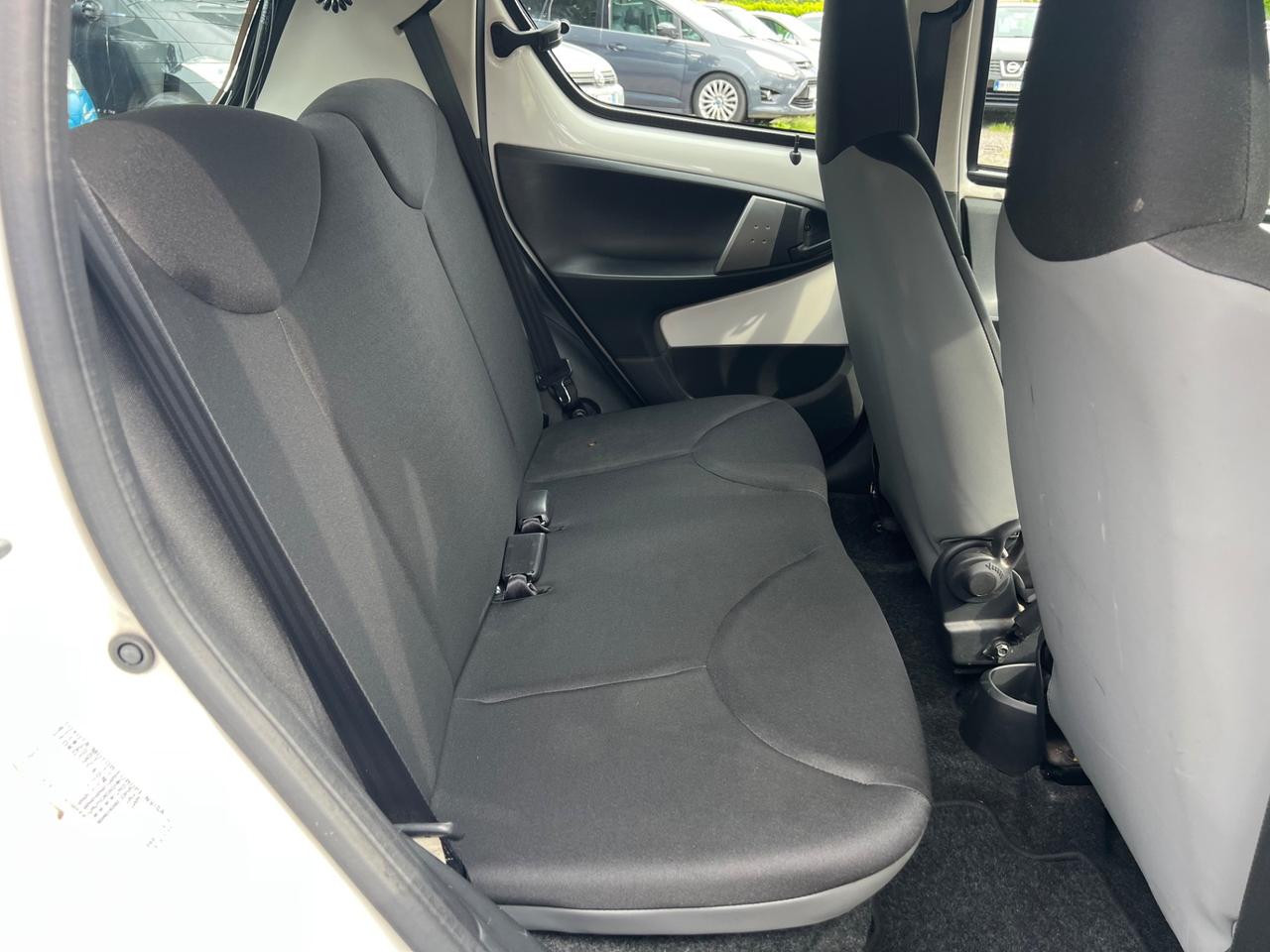 Toyota Aygo 1.0 12V VVT-i 5 porte Active Connect*NAVI*NEOPATENTATI