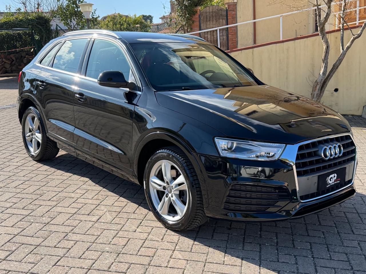 Audi Q3 2.0 TDI 120 CV Business