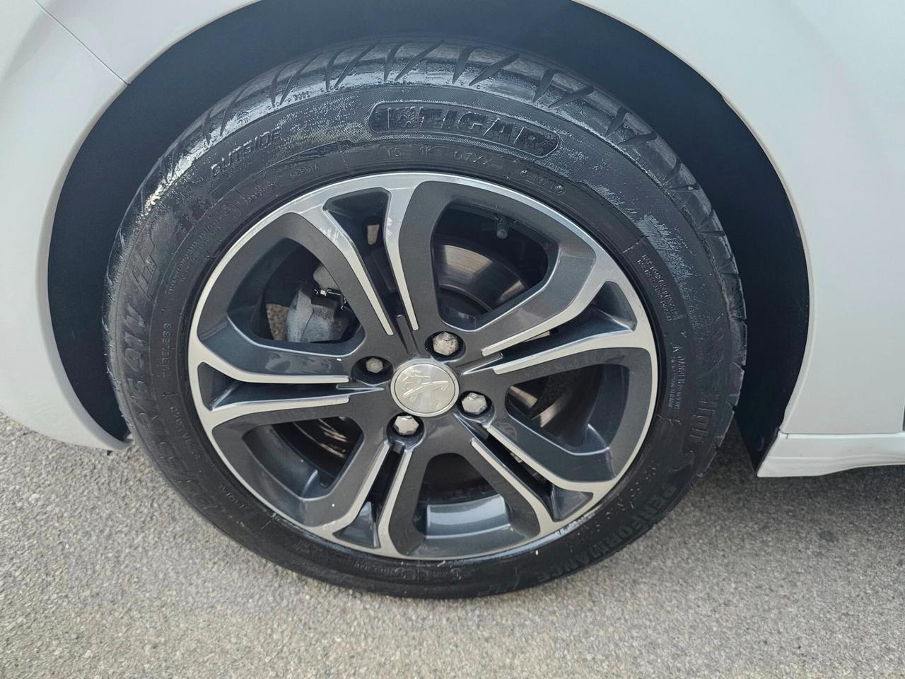Peugeot 208 1.4 VTi 95 CV 5p. GPL Allure