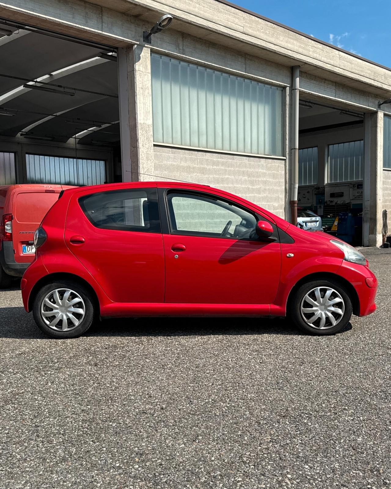 Toyota Aygo 1.0 5 porte 50kW Benz *85.000 km*