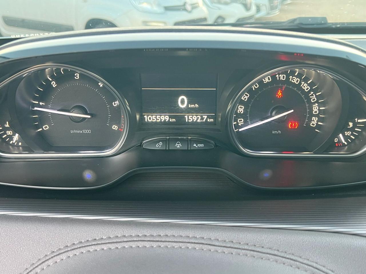 Peugeot 2008 1.6 HDi 115 CV Allure