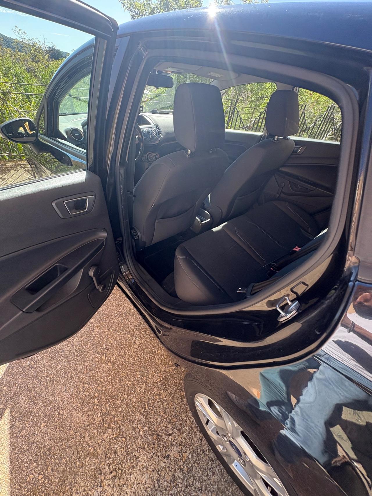 Ford Fiesta 1.5 TDCi 75CV 5 porte Titanium