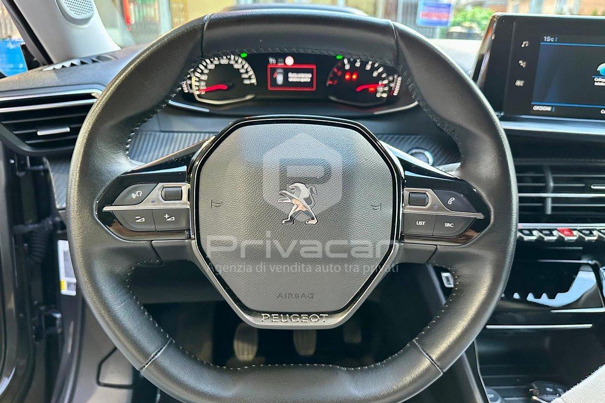 PEUGEOT 2008 PureTech 100 S&S Allure Navi Pack