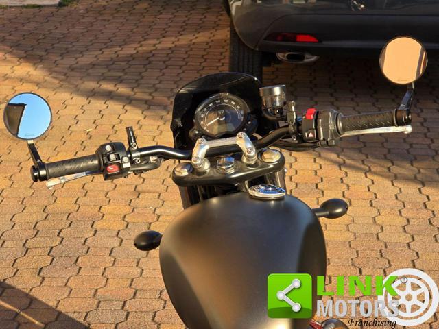 TRIUMPH Street Twin 900
