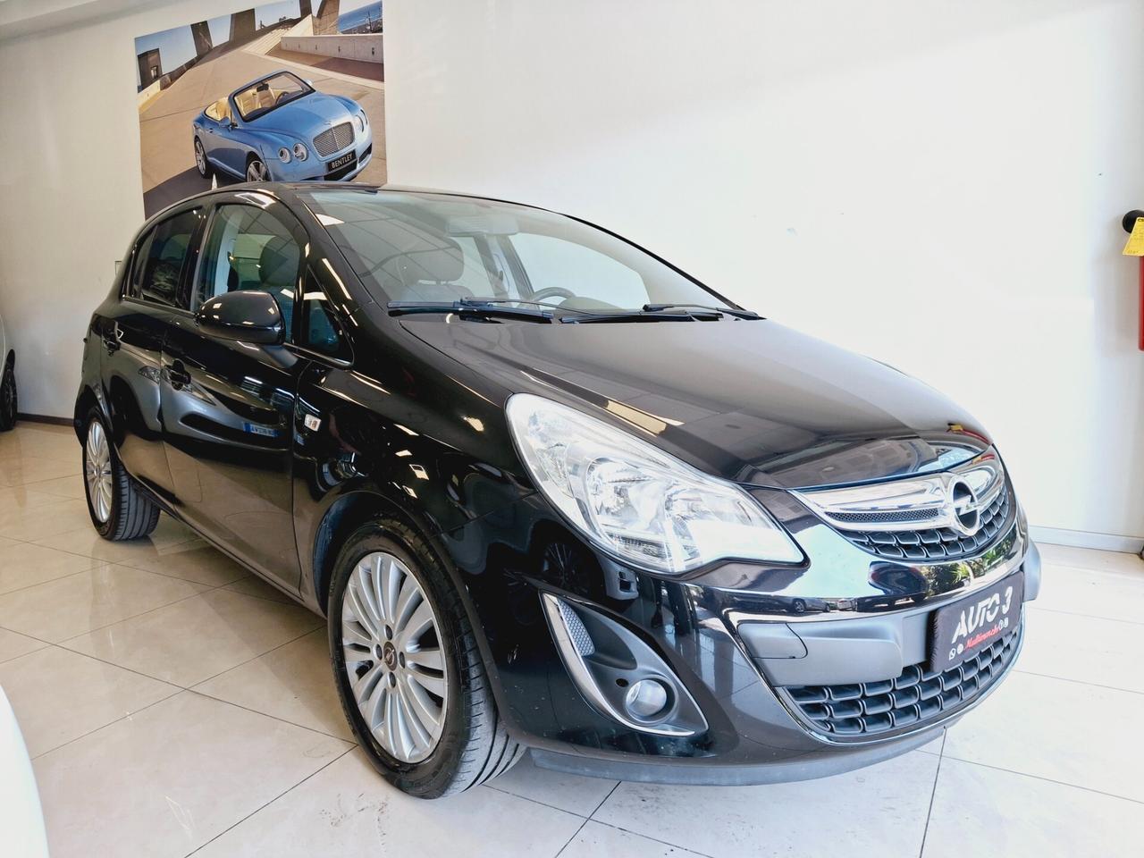 Opel Corsa 1.2 5 porte Cosmo