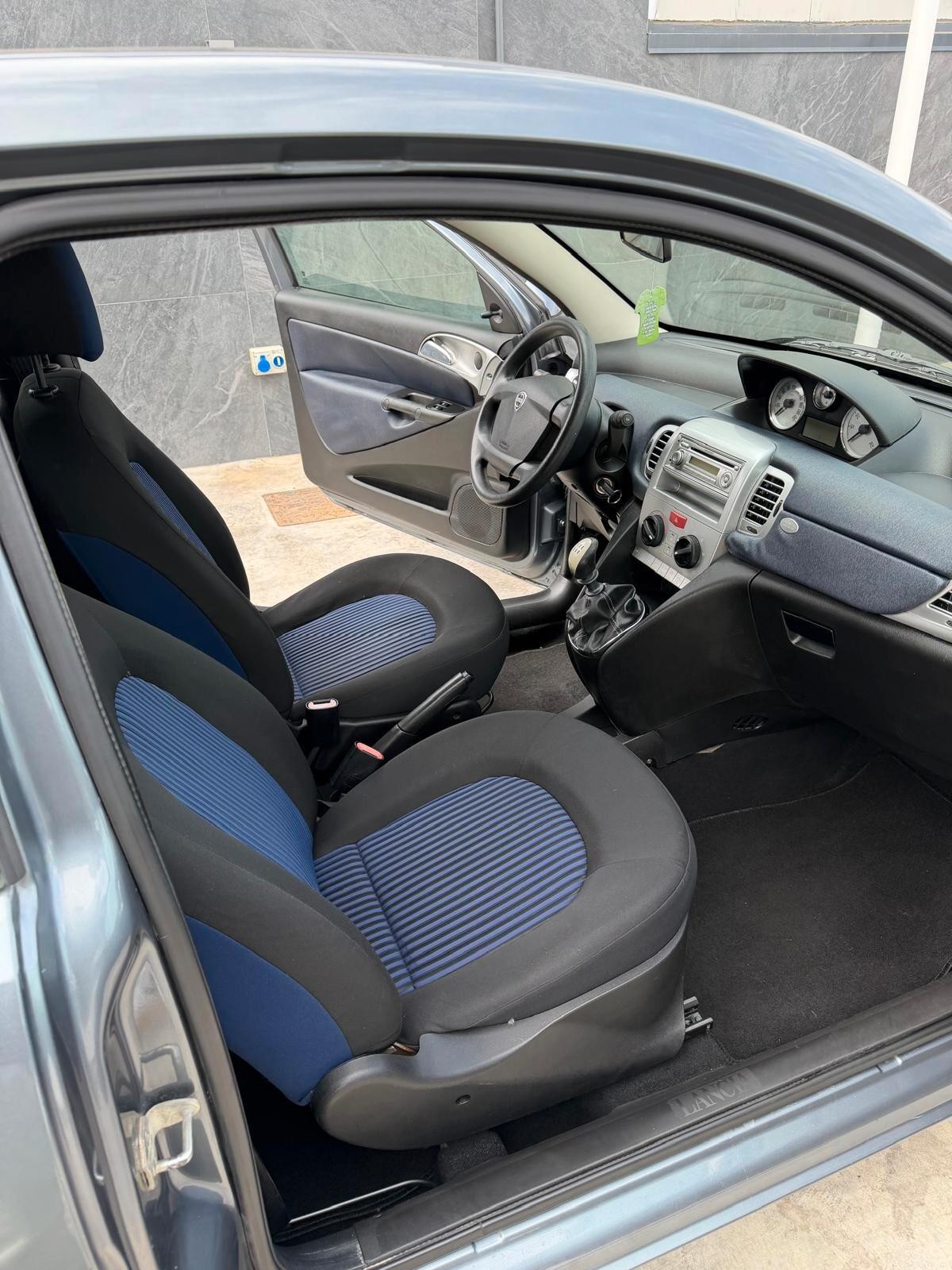 Lancia Ypsilon 1.2 Argento