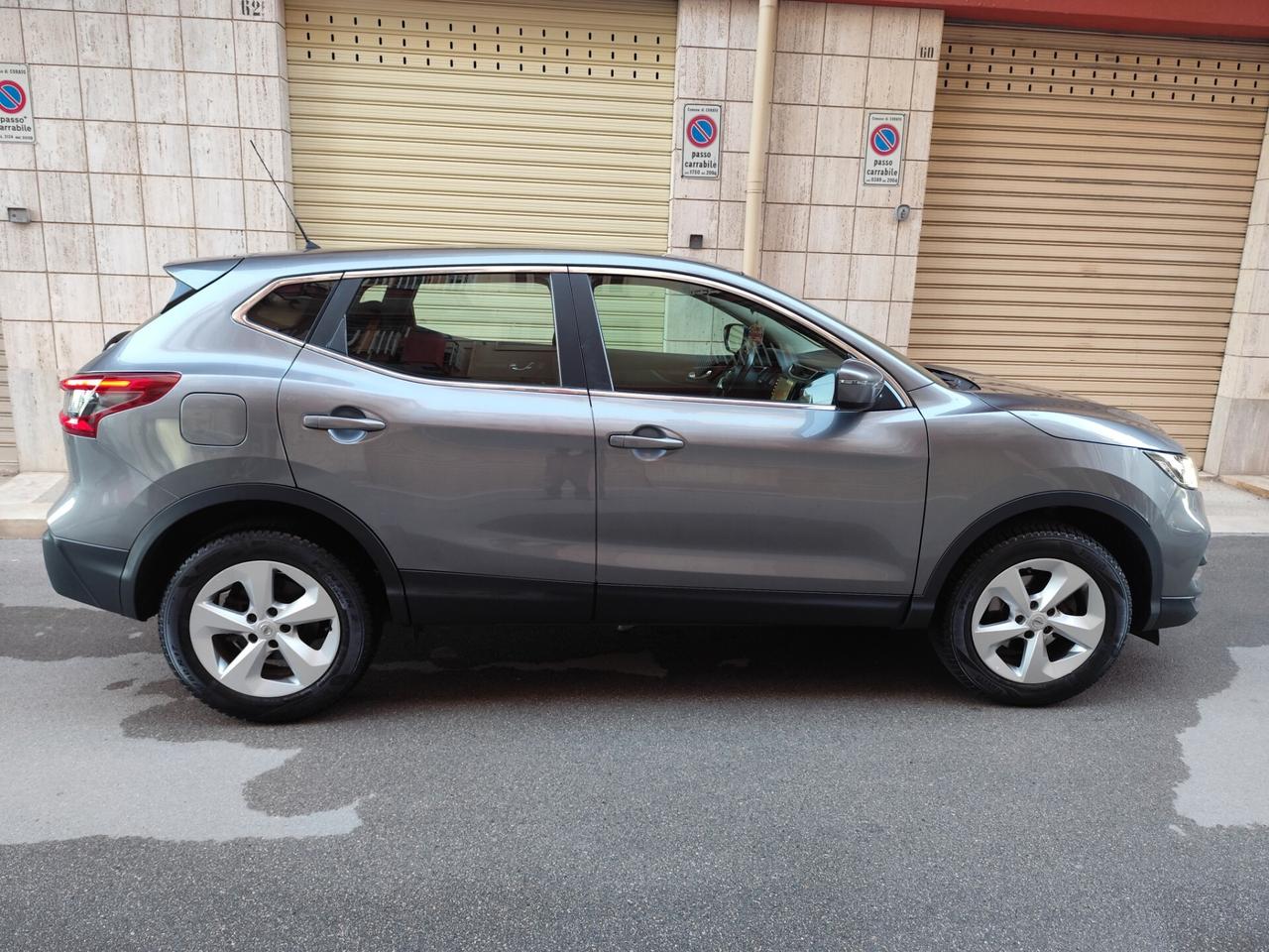 Nissan Qashqai 1.5 dCi FULL Navi Retroc Carplay Sensori