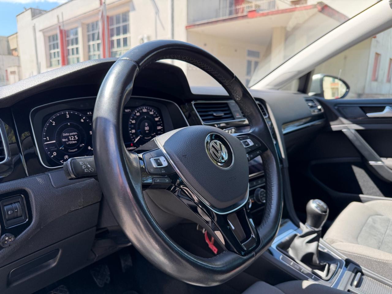 Volkswagen Golf 7.5 Highline virtual cockpit