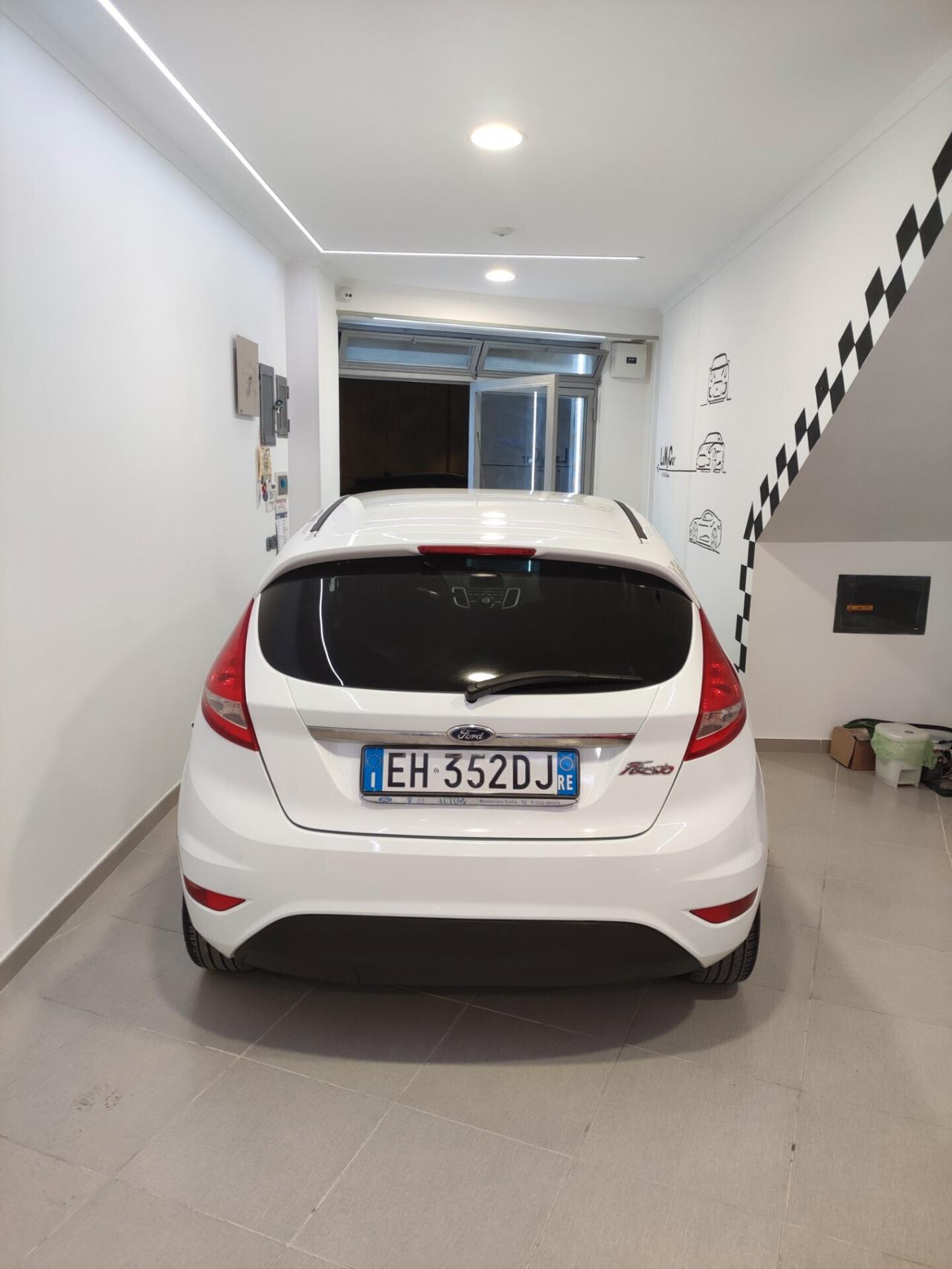 Ford Fiesta 1.4 TDCi 70CV 5 porte Titanium