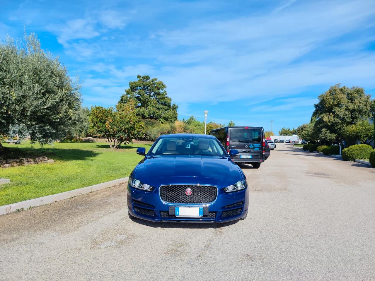 Jaguar XE 2.0 D Turbo 180CV aut. Prestige Business Edition