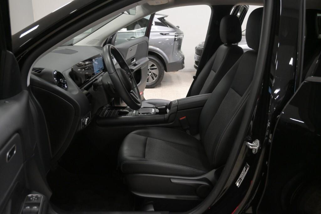 MERCEDES GLA 180D 115CV BUSINESS *2022