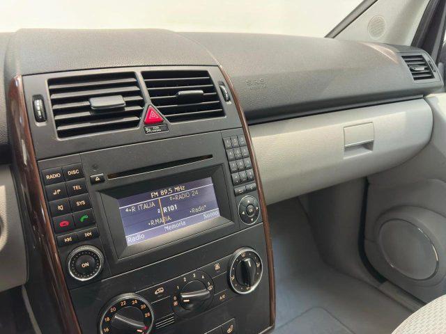 MERCEDES-BENZ A 180 AUT. Elegance OK NEOP