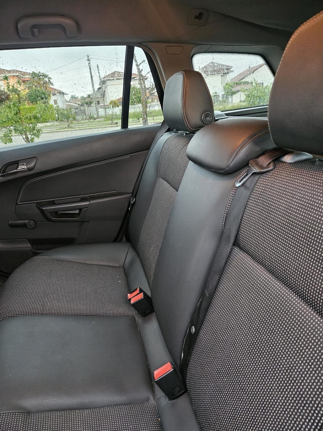 Opel Astra 1.7 CDTI 101CV 5 porte Cosmo