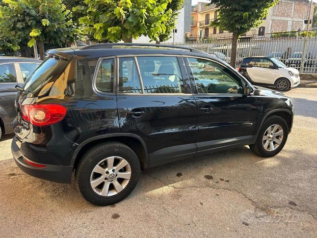 VOLKSWAGEN Tiguan 2.0 TDI DPF 4MOTION Sport & St