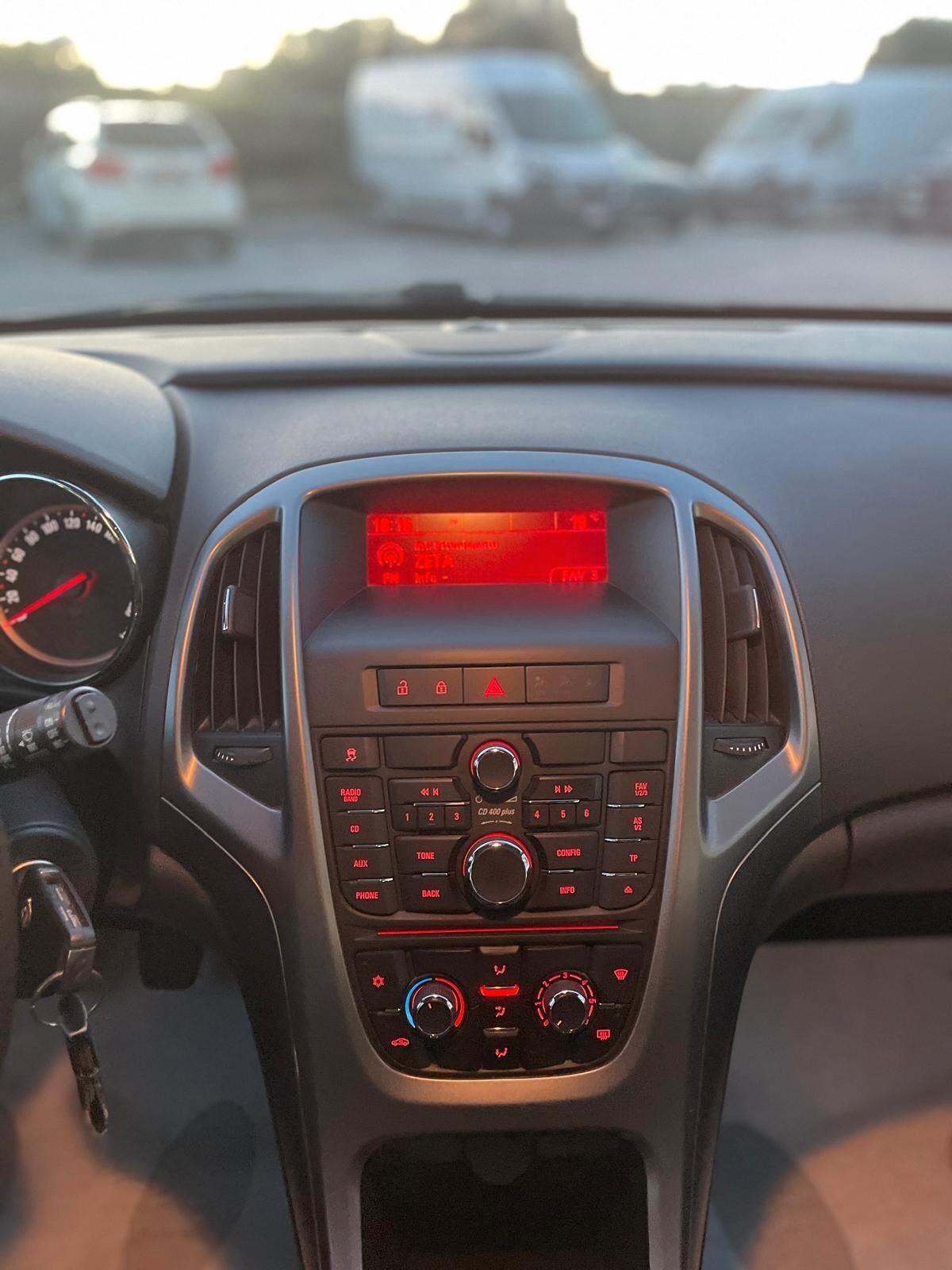 Opel Astra 1.4 Turbo 140CV Sports Tourer Cosmo