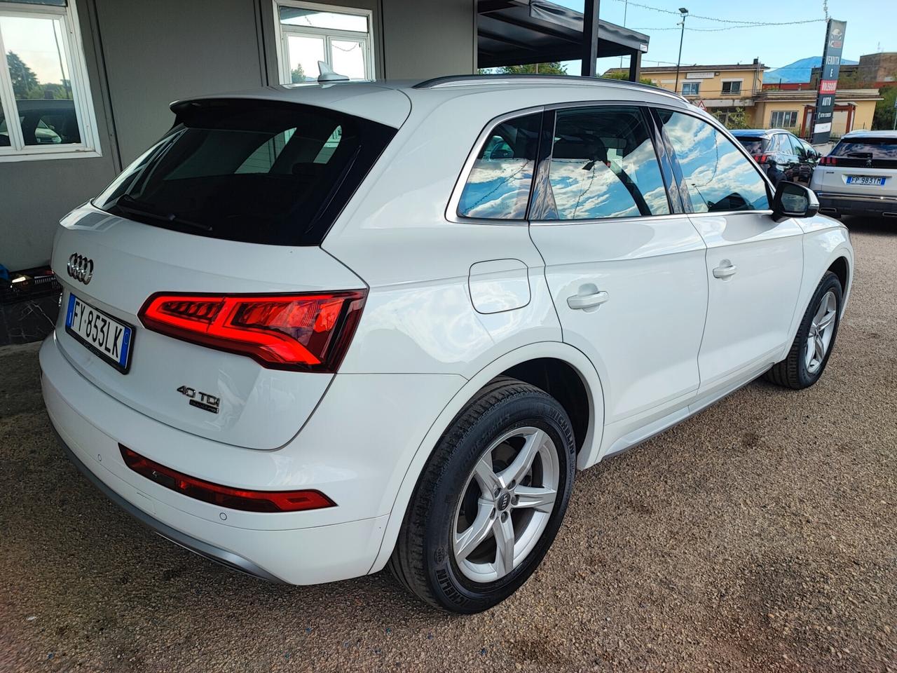 Audi Q5 40 TDI quattro S tronic Business Sport