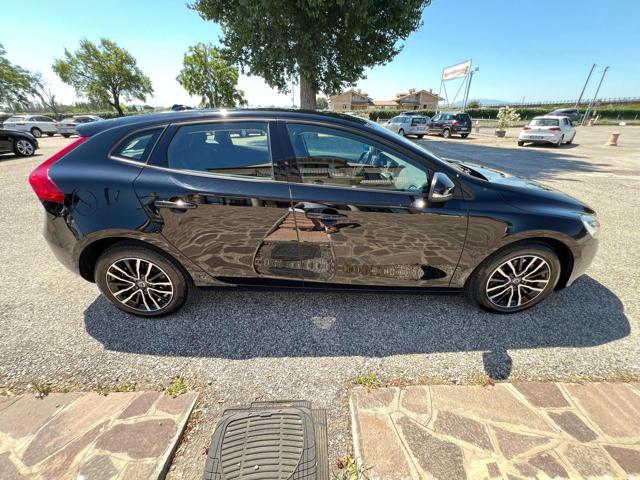 VOLVO V40 T2 Geartronic R-design