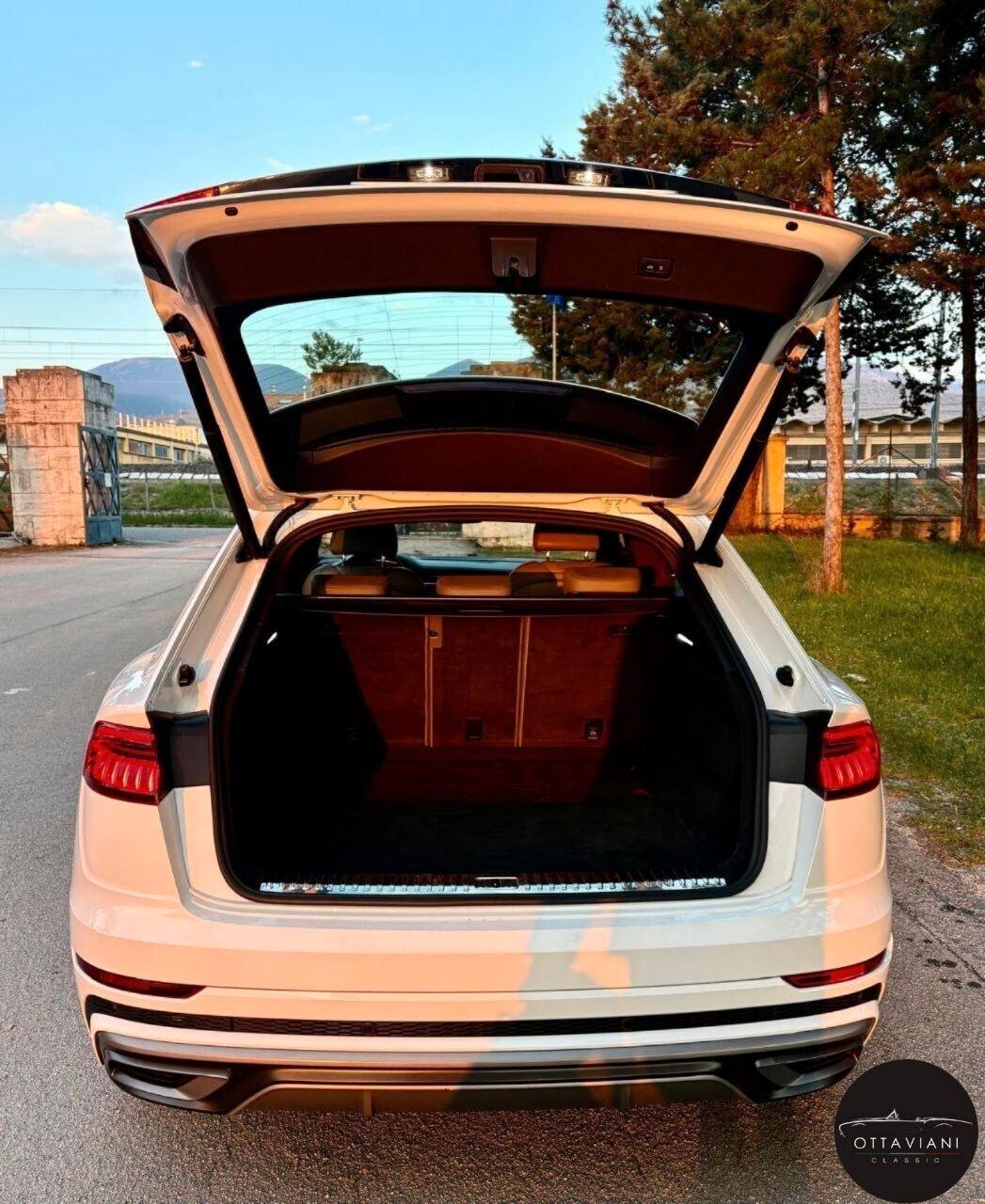 Audi Q8 S-line unipro full book service Audi