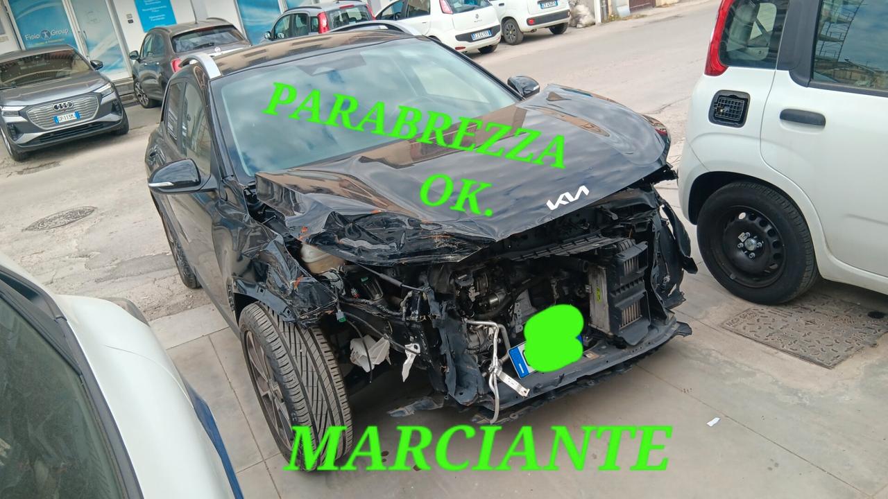 Kia Stonic GT Line incidentata sinistrata mondialcars 023