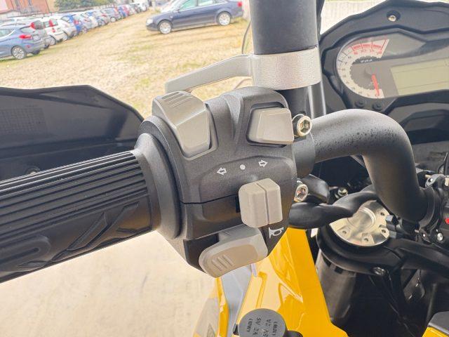 BENELLI TRK 502 X SET VALIGE LATERALI E BAULETTO GIVI TREKKING 52L