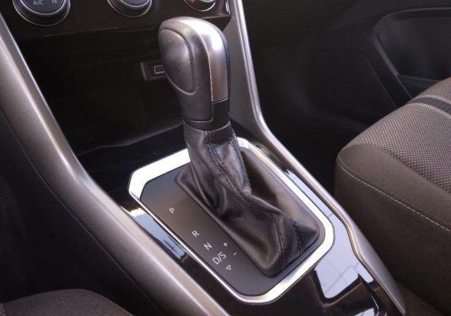 VOLKSWAGEN Golf Variant 2.0 TDI DSG Business