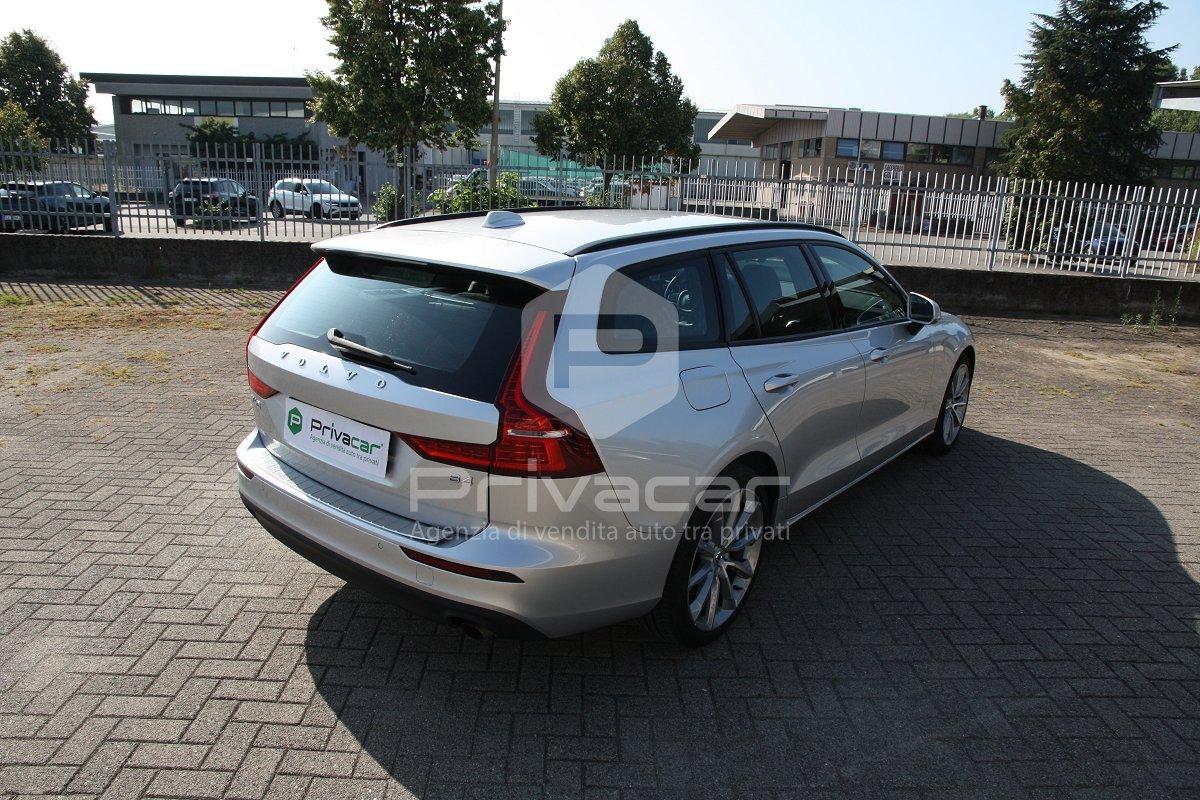 VOLVO V60 B4 (d) Geartronic Momentum Business Pro