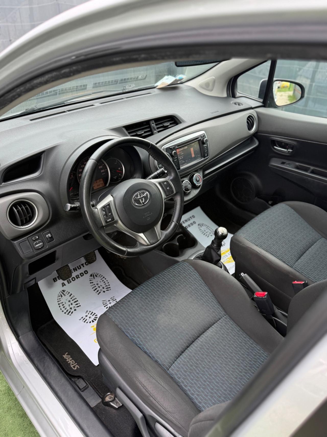 Toyota YARIS 1.0 BENZINA LOUNGE RETROCAMERA FULL