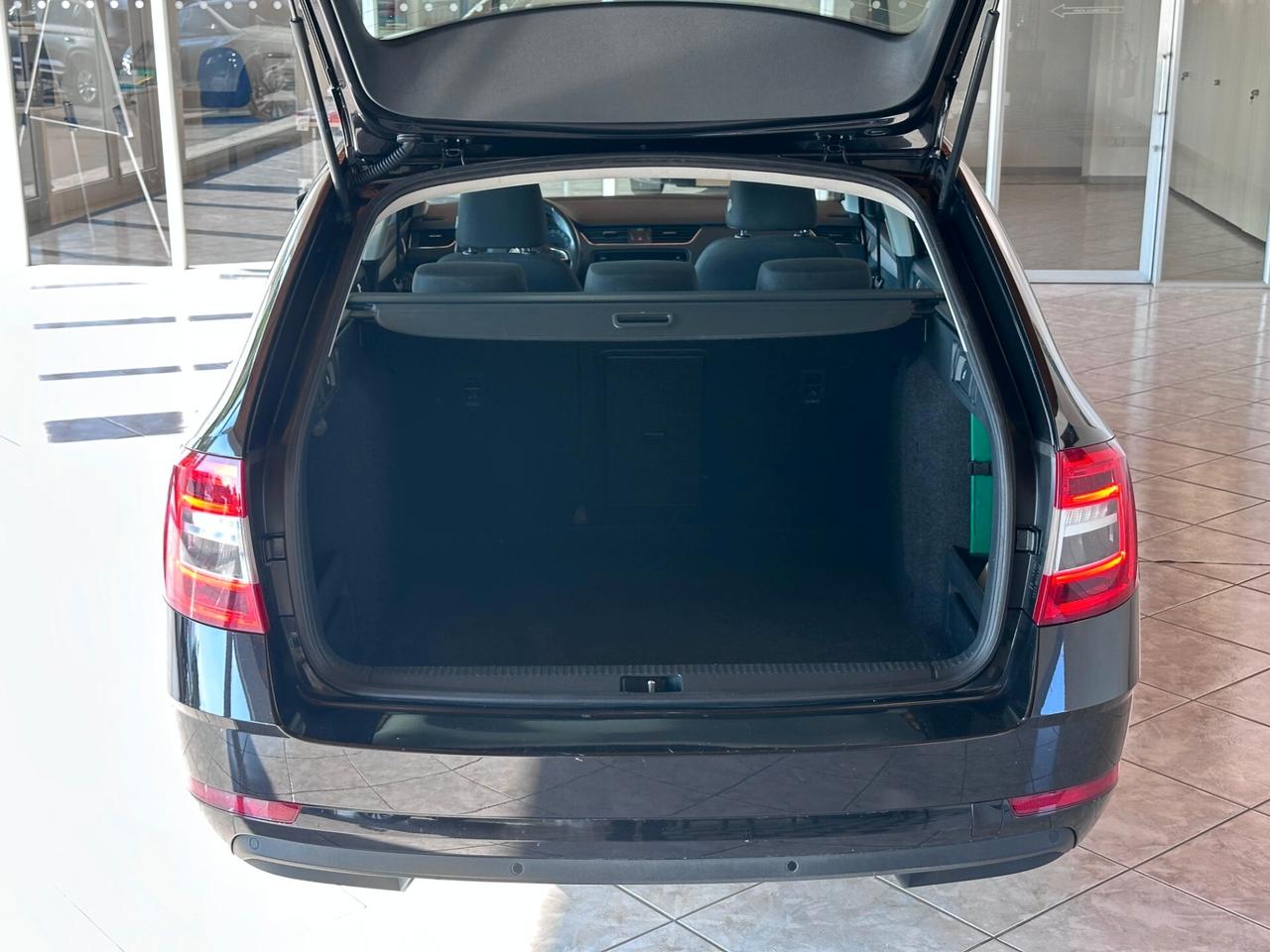 SKODA OCTAVIA 2020 1.6 TDI SCR 115 CV Wagon Ambition *UniProprietario