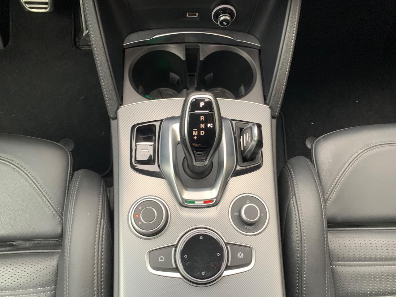 Alfa Romeo Stelvio 2.2 Turbodiesel 210 CV AT8 Q4 Veloce