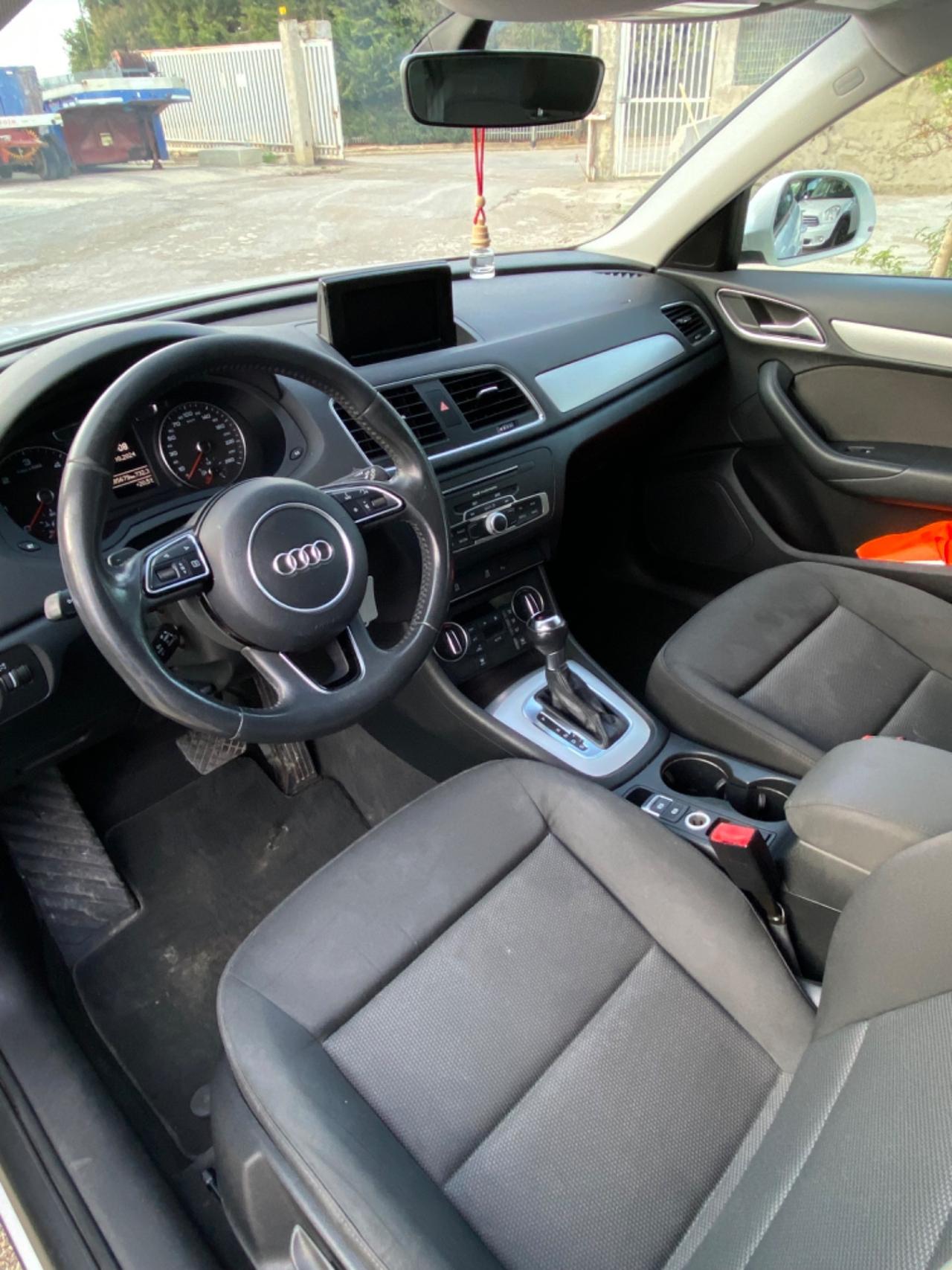 Audi Q3 2.0 TDI 120 CV S tronic