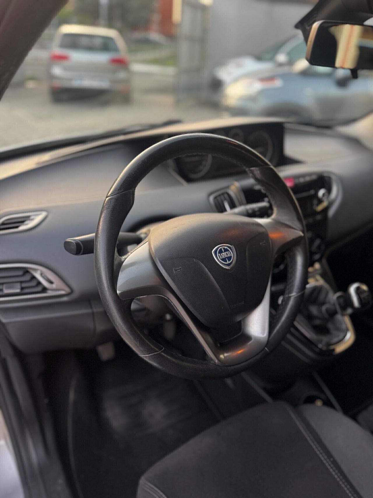 Lancia Ypsilon 1.2 69 CV 5 porte GPL Ecochic Platinum