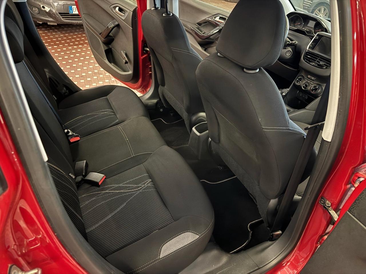Peugeot 208 PureTech 82 5 porte Allure - IDEALE PER NEOPATENTATI