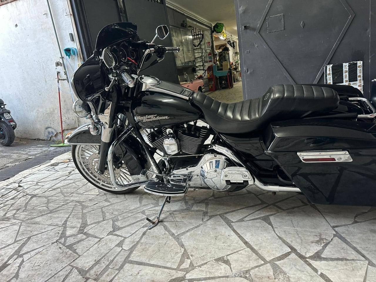 Harley-davidson FLHTC Electra Glide Classic