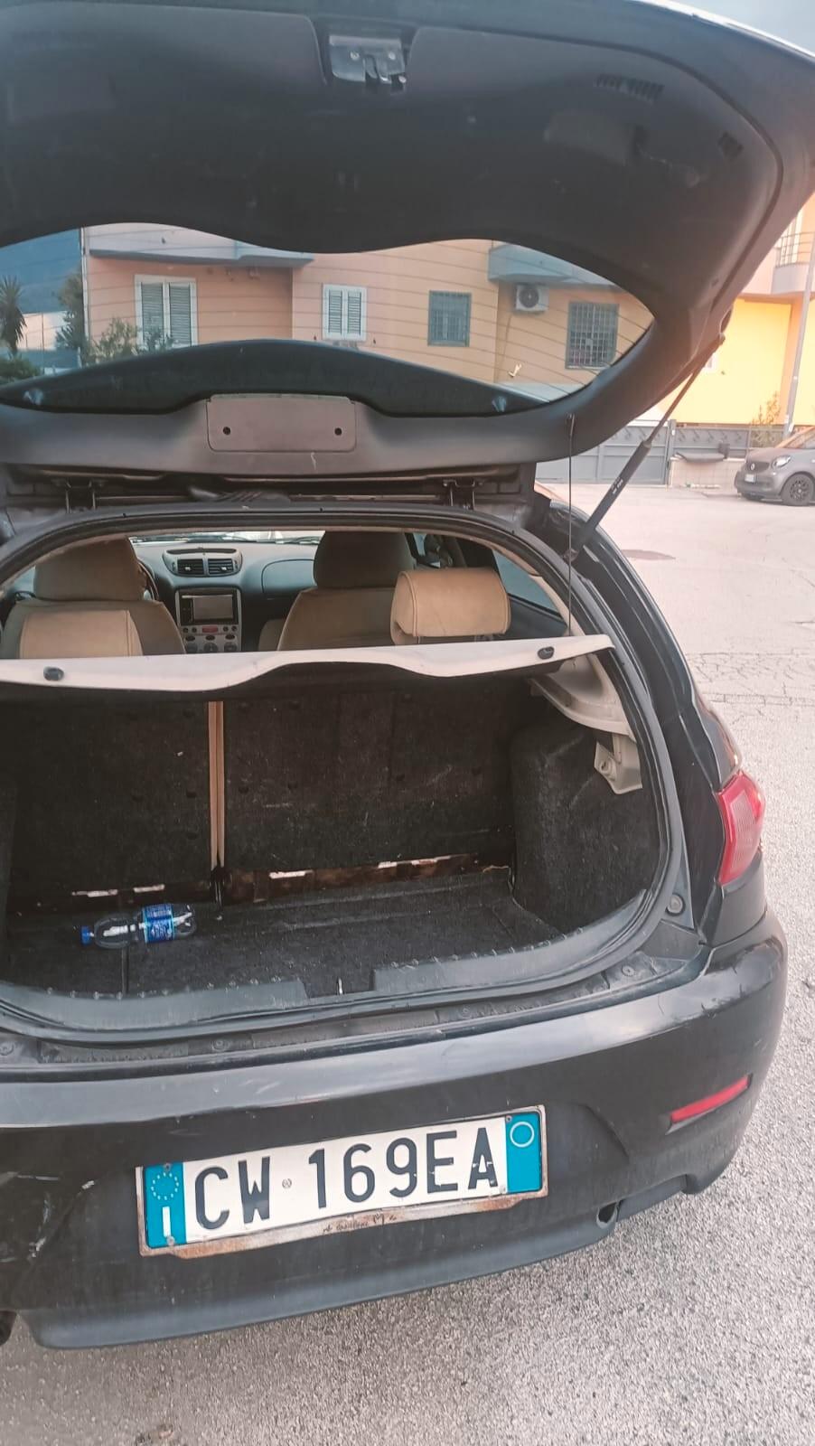 Alfa Romeo 147 1.9 JTD (120) 5 porte Distinctive