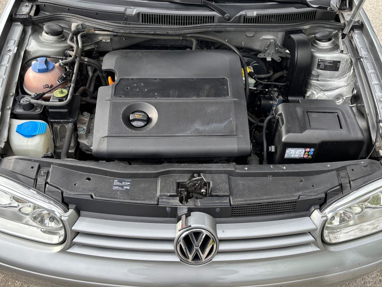 Volkswagen Golf 1.6 5 porte Highline OK NEOPATENTATI