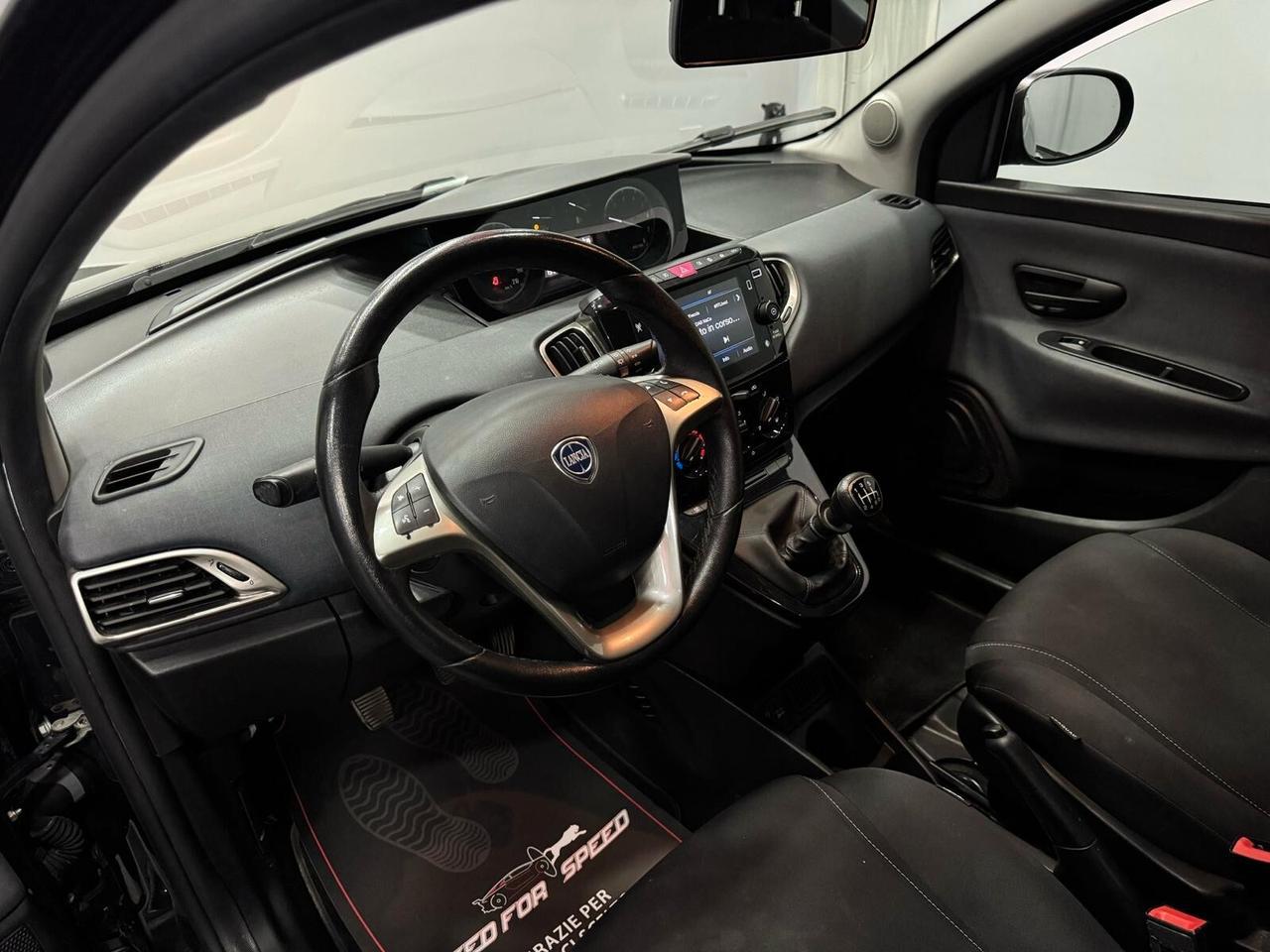 Lancia Ypsilon 1.0 FireFly 5 porte S&S Hybrid Ecochic UnYca