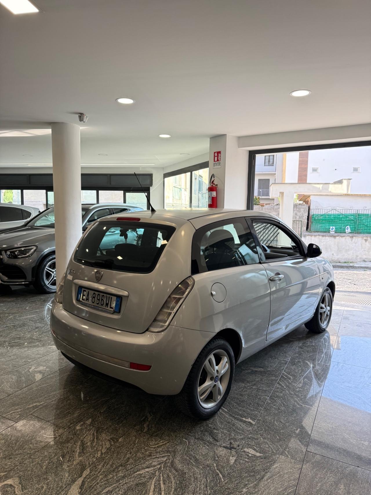 Lancia Ypsilon 1.3 MJT 75 CV Elle