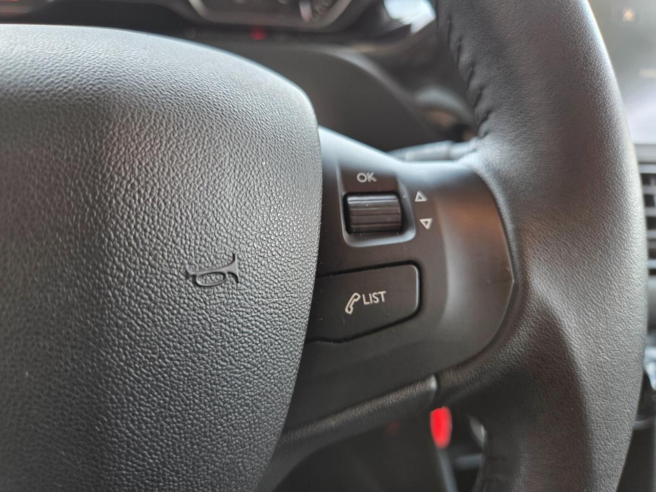 Peugeot 208 PureTech 82 5 porte Allure