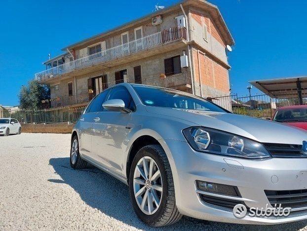 VOLKSWAGEN Golf 7 2015 permuta e finanziamento