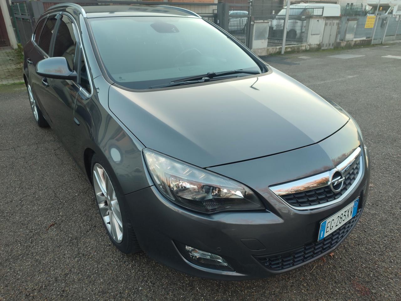 Opel Astra 1.6 Turbo 180CV Sports Tourer Cosmo S