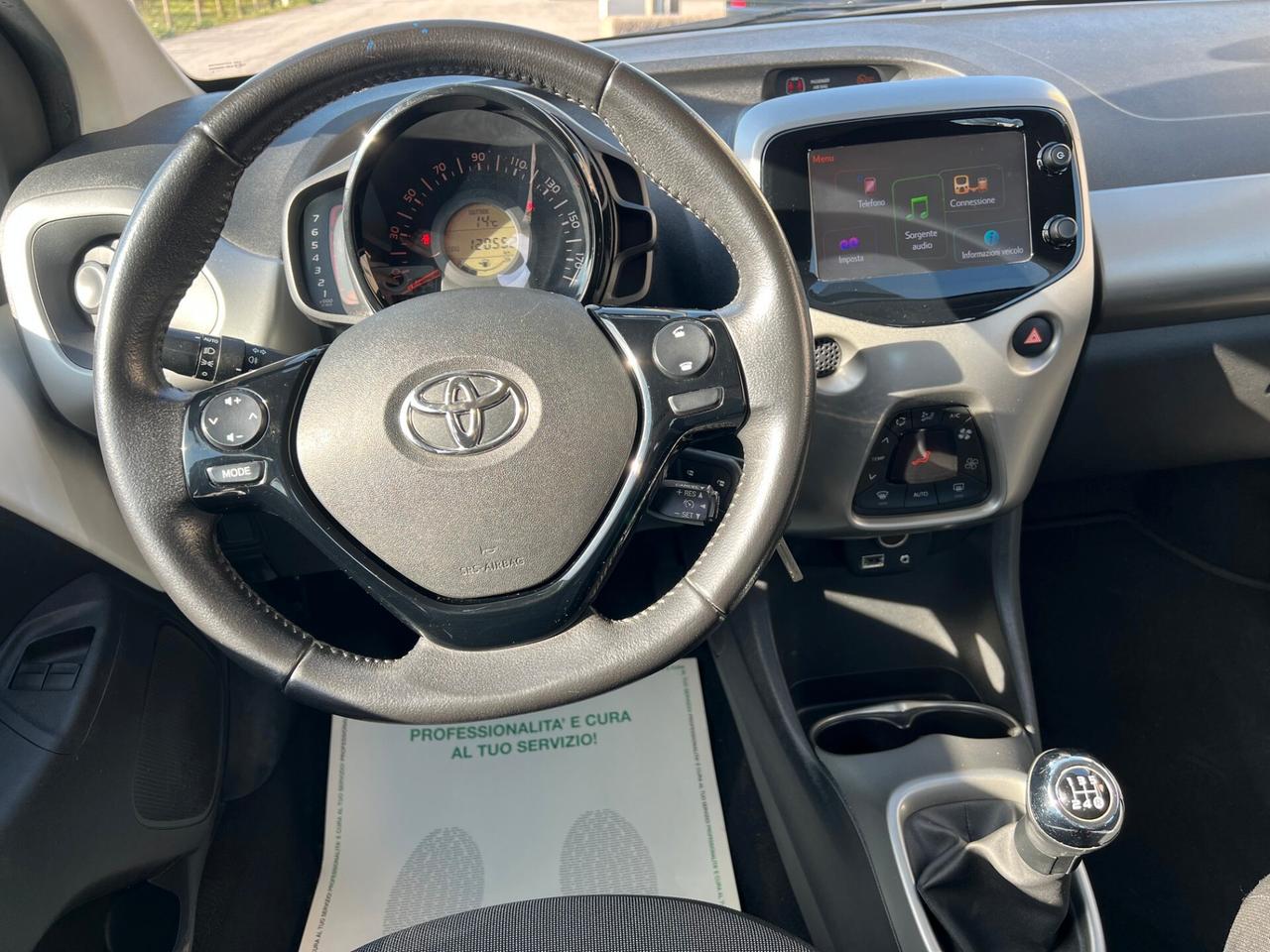 Toyota Aygo 1.0 VVT-i 69 CV 5 porte x-pure / OK NEOPATENTATI