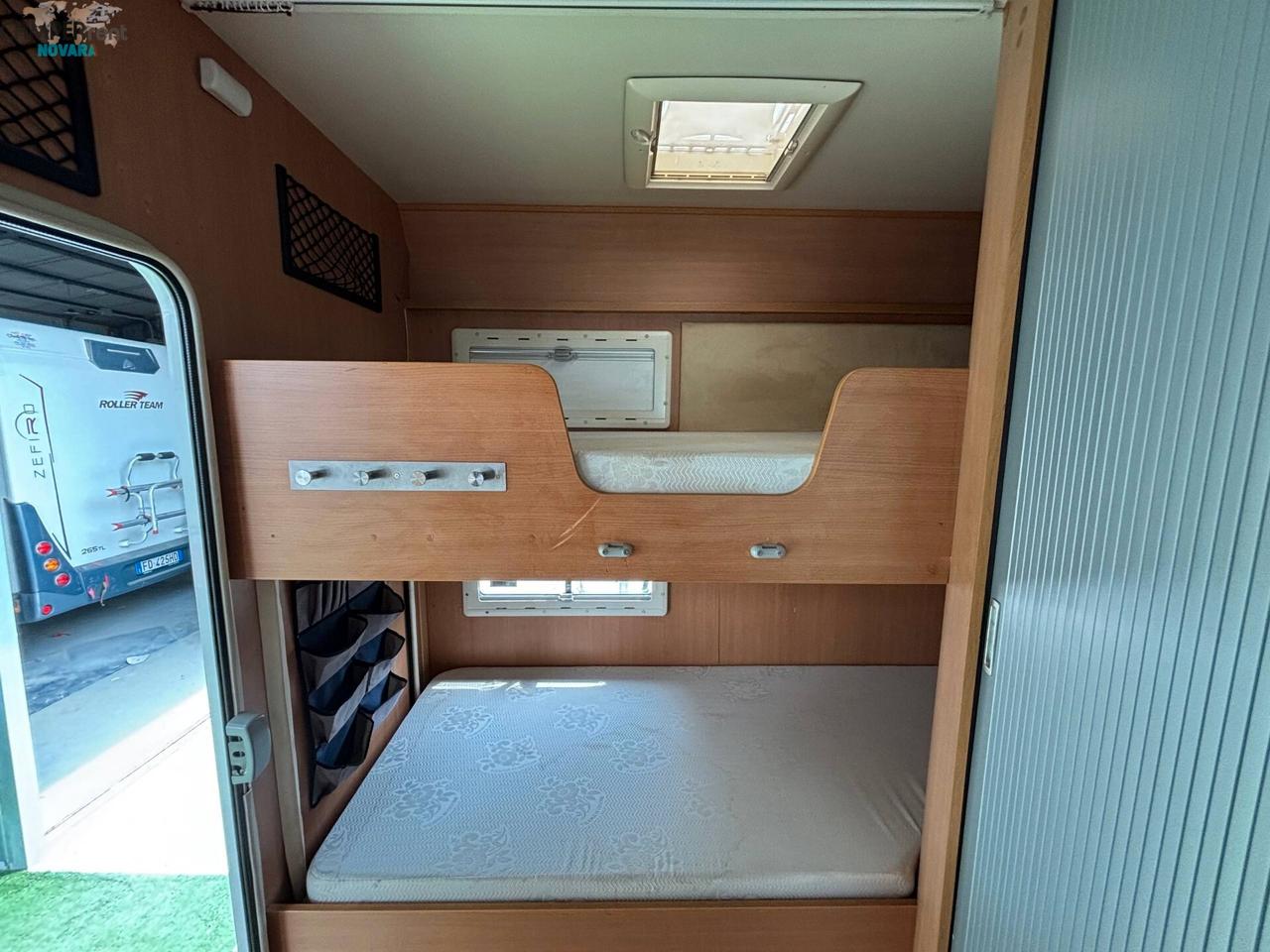 CHALLENGER GENESIS 55 - mansardato con letti a castello in coda