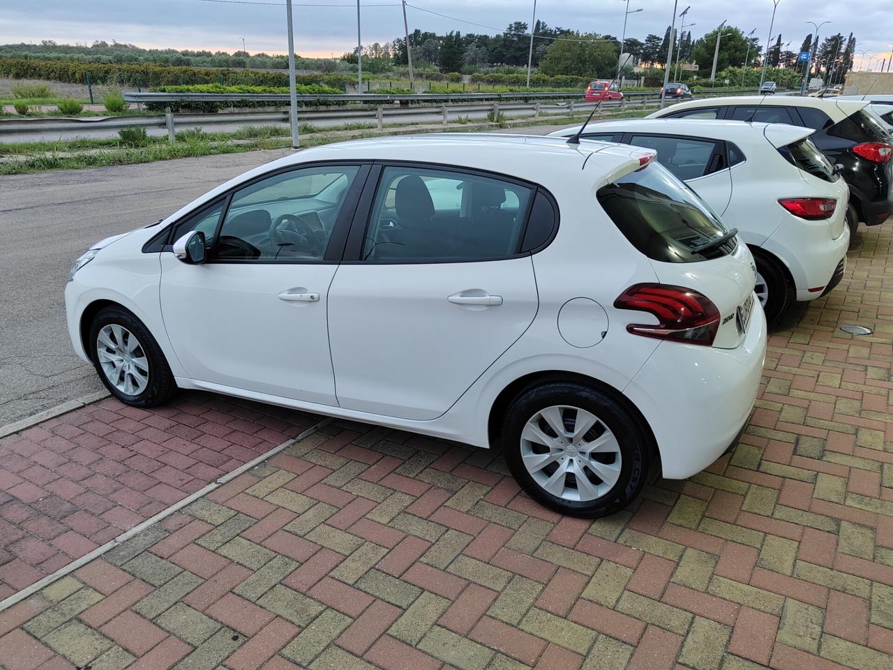 Peugeot 208 BlueHDi 75 S&S 5 porte Active