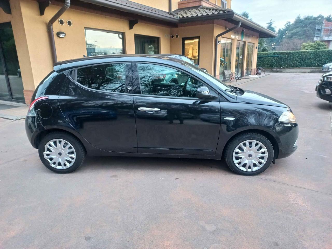 Lancia Ypsilon 1.3 MJT 16V 95 CV 5 porte S&S Silver